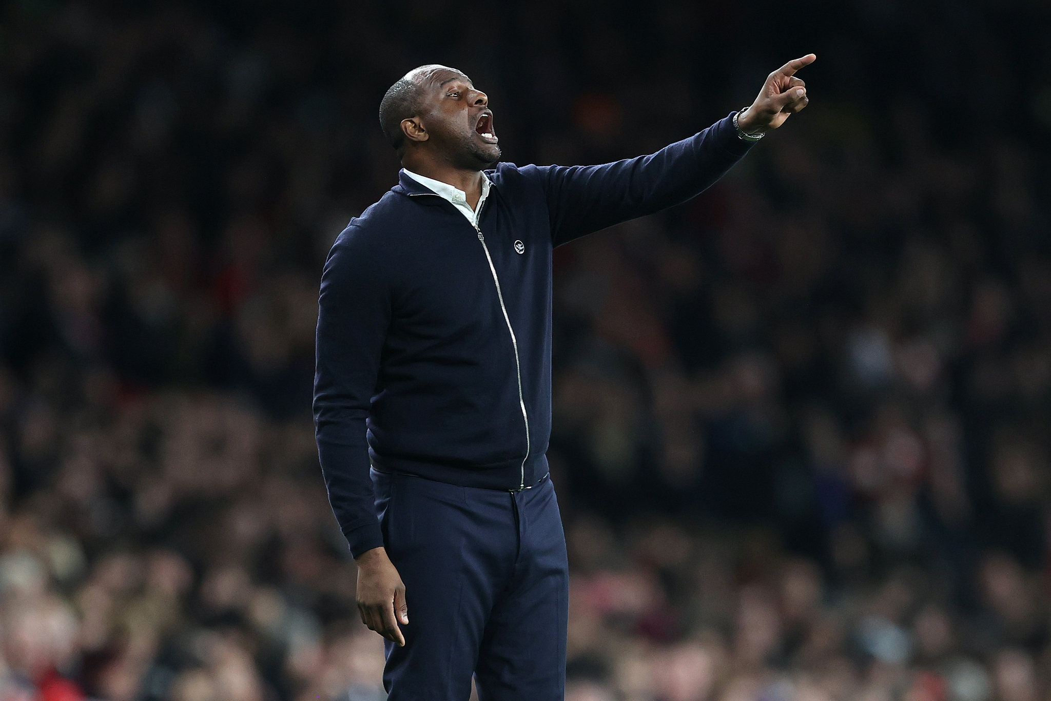 官方网站关于里昂发布备战花絮，赛前临场应变，西甲任务艰巨，医务组通报恢复的信息