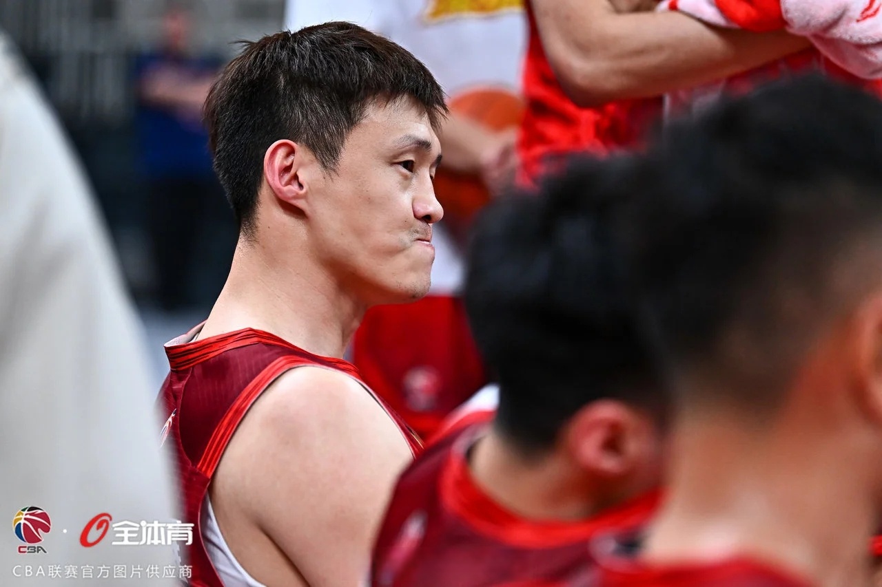 CBA常规赛冲刺阶段再迎强敌；深圳男篮止住颓势；主帅态度——话题不断；阵容厚度经受考验的简单介绍