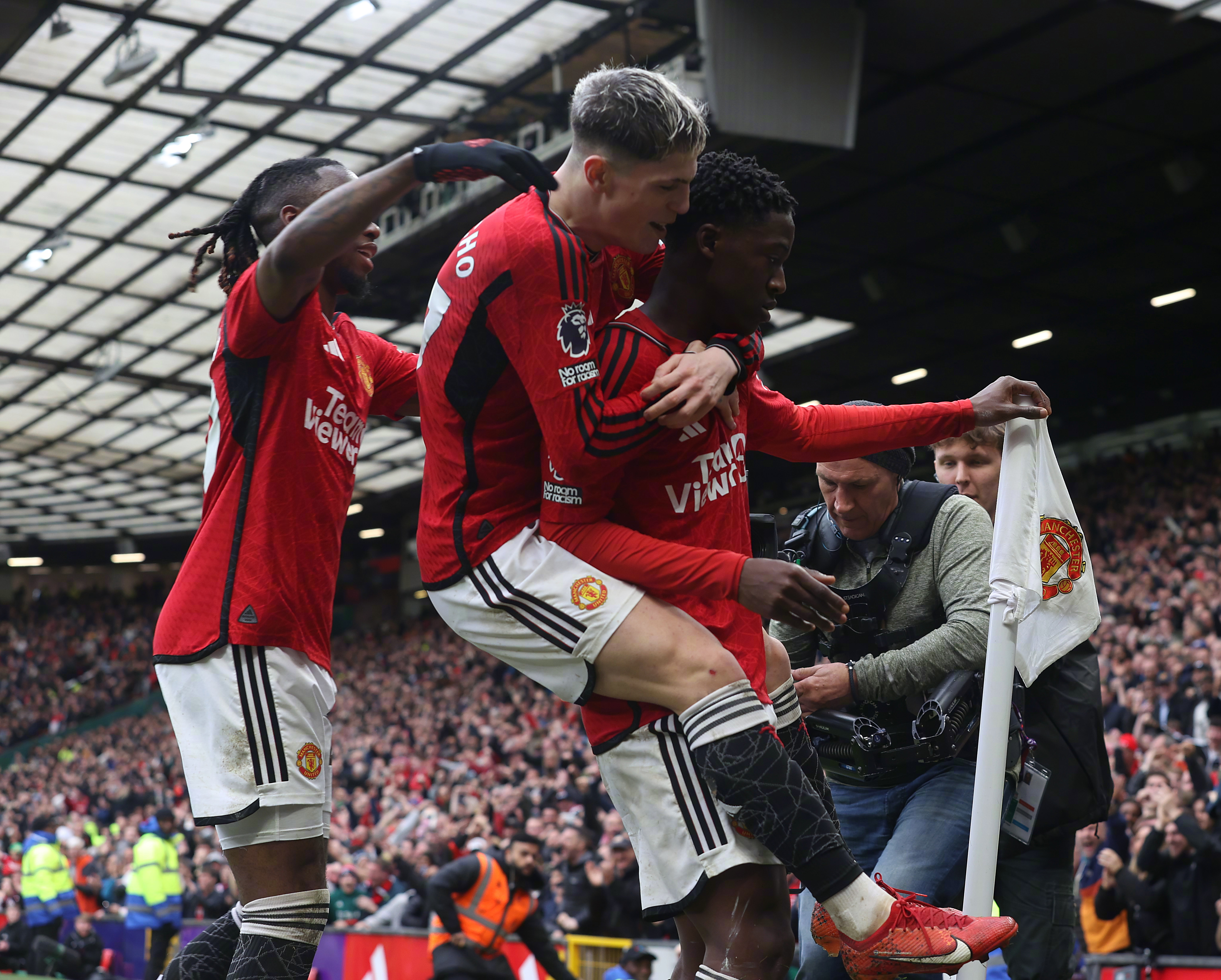 窗口期CBA常规赛焦点战,曼联刷新队史纪录,底气十足,团队化学反应显著的简单介绍 窗口期CBA常规赛焦点战,曼联刷新队史纪录,底气十足,团队化学反应显著的简单介绍