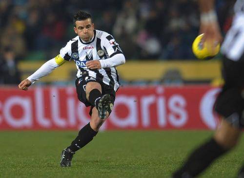 官方网站转会期意大利杯焦点战；那不勒斯豪取连胜；更衣室稳定；心理建设被强调的简单介绍